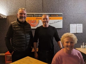 Tony McLaren visits Sunny Govan Community Radio Station 5 October 2022, with presenters Steven and Maritza.